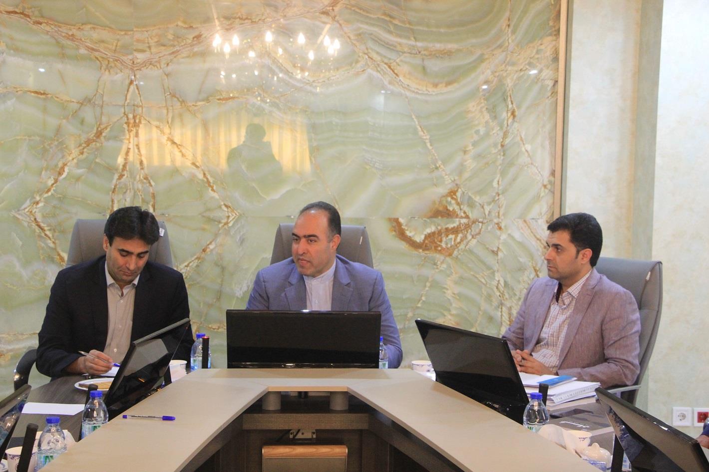 افزایش نرخ ارز و مطالبه ما به التفاوت آن از سوی بانک ها ،اقتصادی بودن طرح های توسعه را از بین برده است   