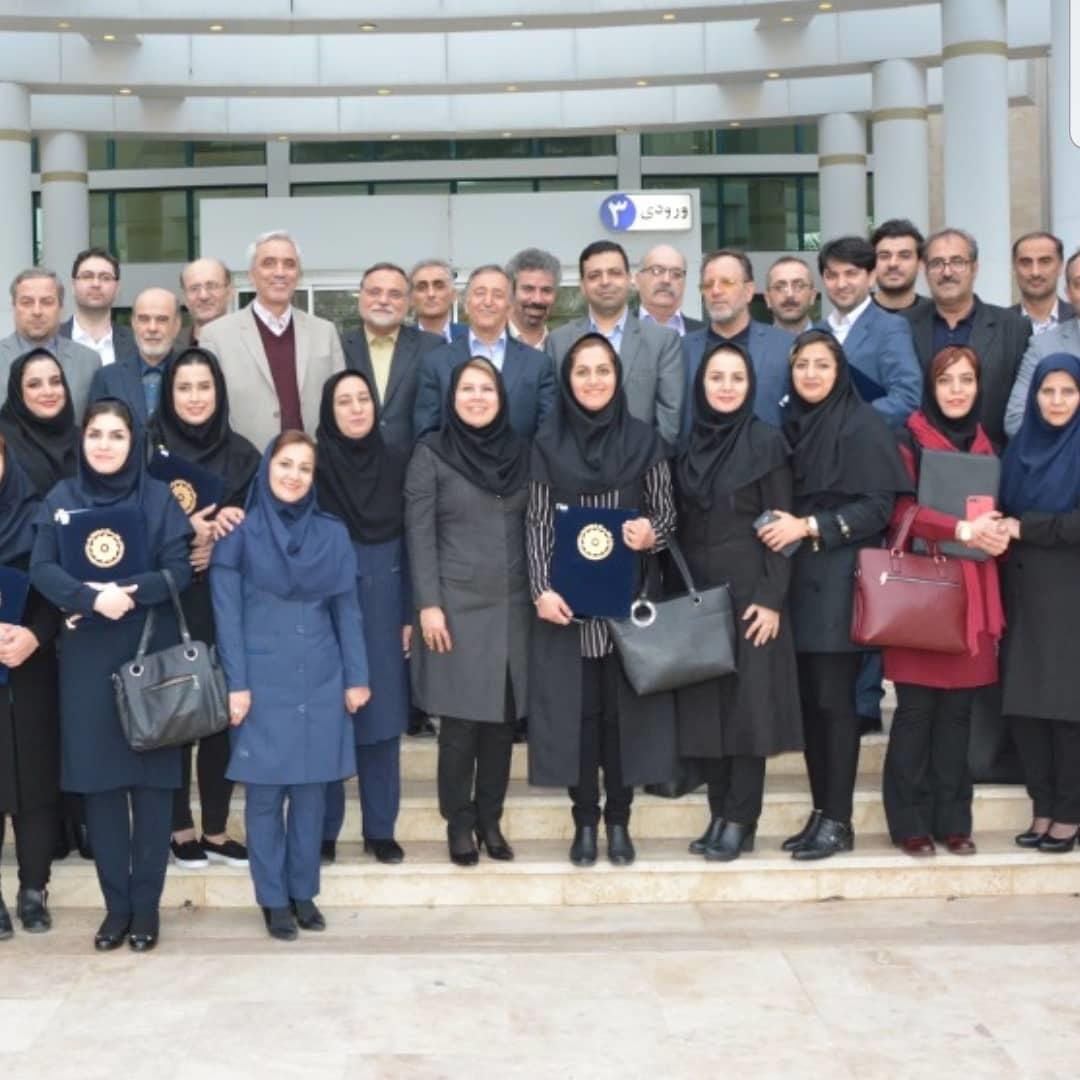 کسب رتبه برتر  بخش آموزش اتاق بازرگانی صنایع معادن و کشاورزی اصفهان در بین اتاق های کشور  را خدمت کلیه همکاران گرامی تبریک عرض می نماییم.