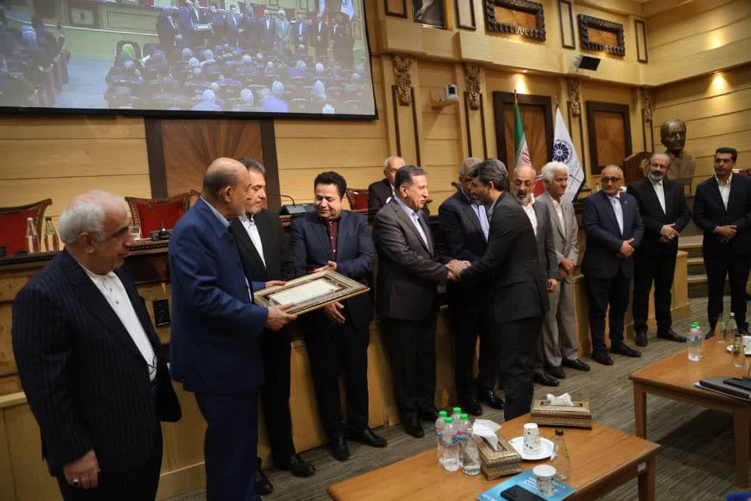 تجلیل از اتاق بازرگانی اصفهان به دلیل اقدامات شایسته در حمایت از بخش خصوصی
