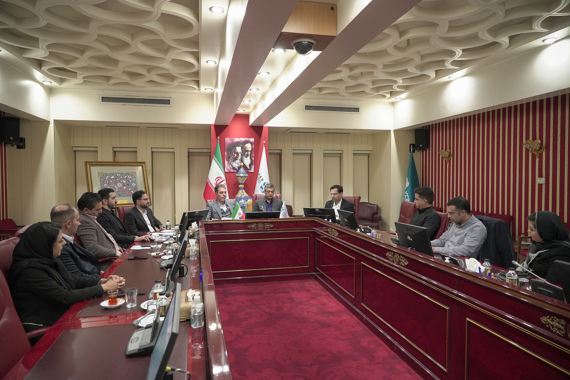 جوانان به قلب تصمیم‌سازی اتاق می‌رسند