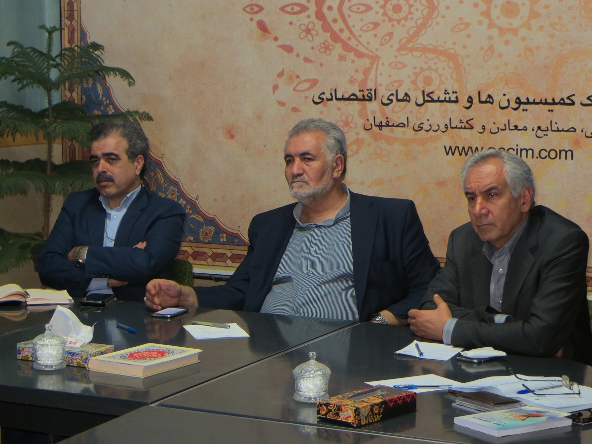 سهل آبادی در کمیته مالیاتی اتاق اصفهان :دولت از ظرفیت های موجود در قانون  مالیاتی جهت کمک به  تولید استفاده کند