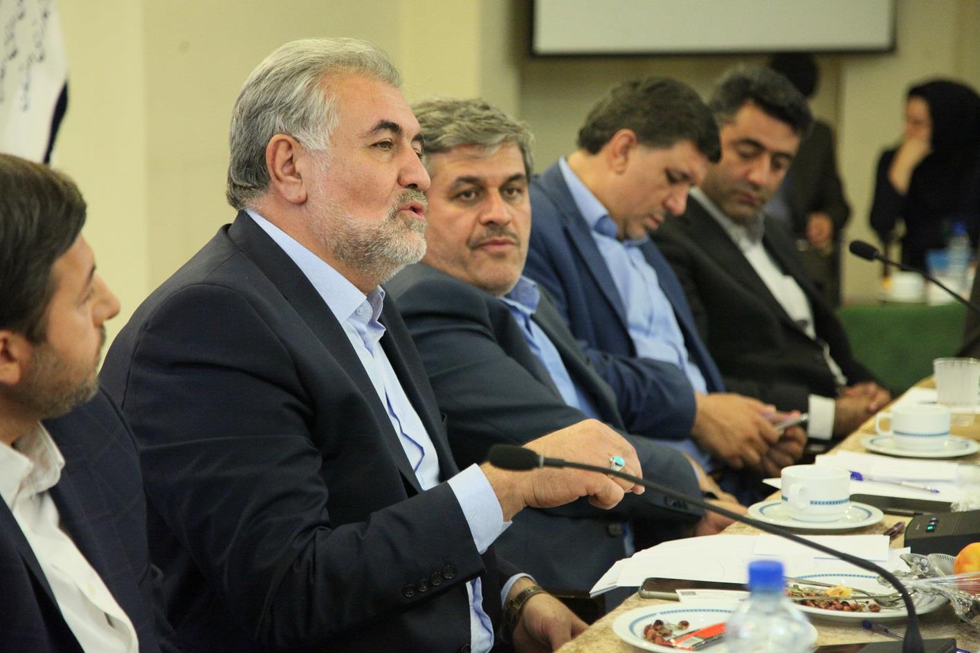 نشست نمایندگان عضو کمیسیون برنامه و بودجه مجلس شورای اسلامی با فعالان اقتصادی اصفهان  در سالن اجتماعات  اتاق بازرگانی  اصفهان برگزار شد. 