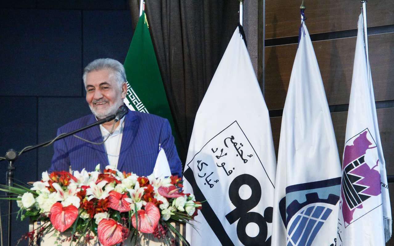  رئيس خانه صنعت ،معدن و تجارت ايران در مراسم بزرگداشت روز صنعت و معدن استان اصفهان؛ بهره بالای تسهيلات توان تولید را گرفته است 