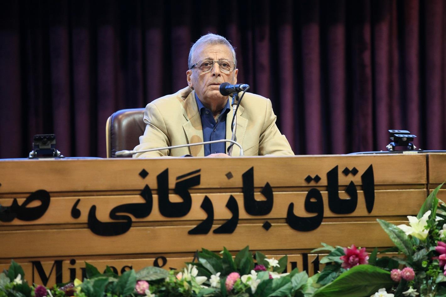 در دوازدهمین رویداد در مسیر موفقیت اتاق بازرگانی اصفهان ،  اگر قصد کارآفرینی دارید میدان را خالی نکنید / تنها راه مقابله بابیکاری توجه دولت به تولید و کارآفرینی است