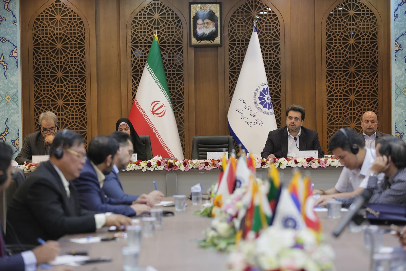 پارلمان آسیایی زمینه تعامل مردم، دولت و پارلمان های کشورهای عضو را فراهم می کند