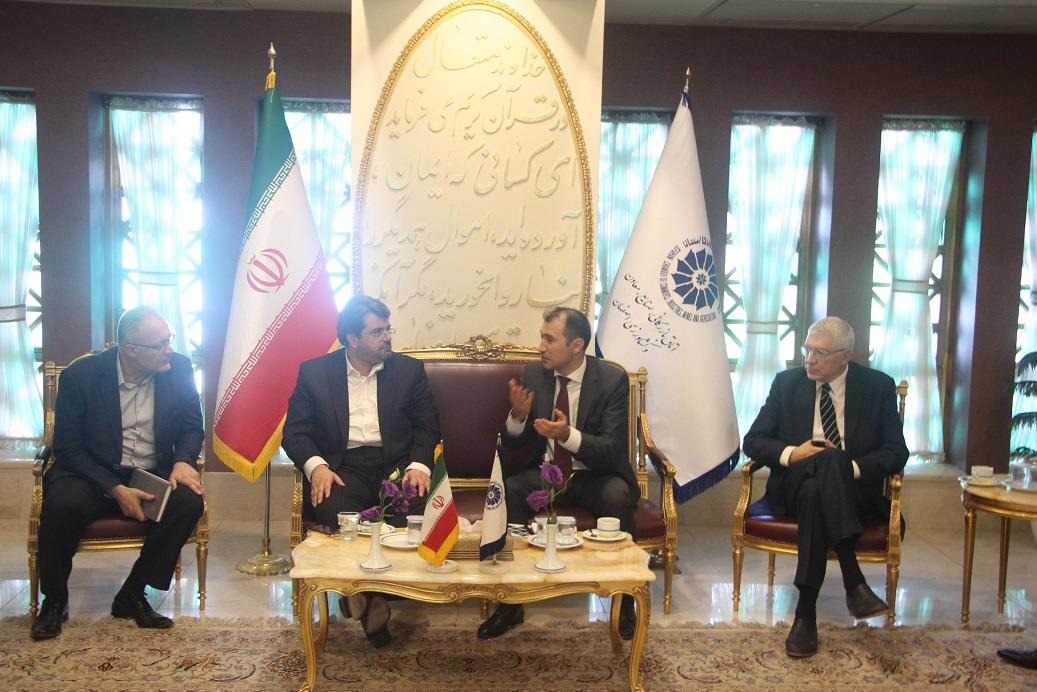 اعزام  هیات تجاری اصفهان همزمان با گرامیداشت بیستمین سال خواهرخواندگی اصفهان و سن پترزبورگ