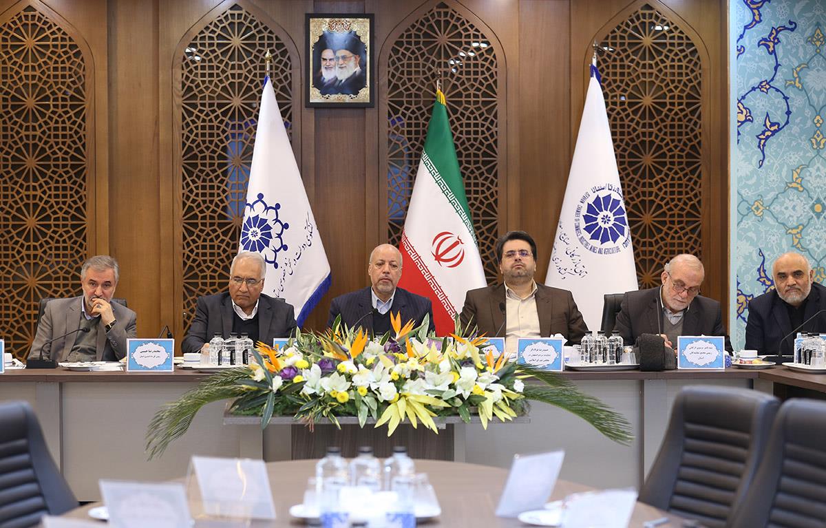 تشکیل پنجره واحد مجازی برای ارتقای سرمایه گذاری استان/ تنها راه رشد اشتغال استان؛ افزایش نرخ سرمایه گذاری است/ صدور بخشنامه شورای پول و اعتبار مبنی بر یکسان سازی نحوه محاسبه سود بانکی