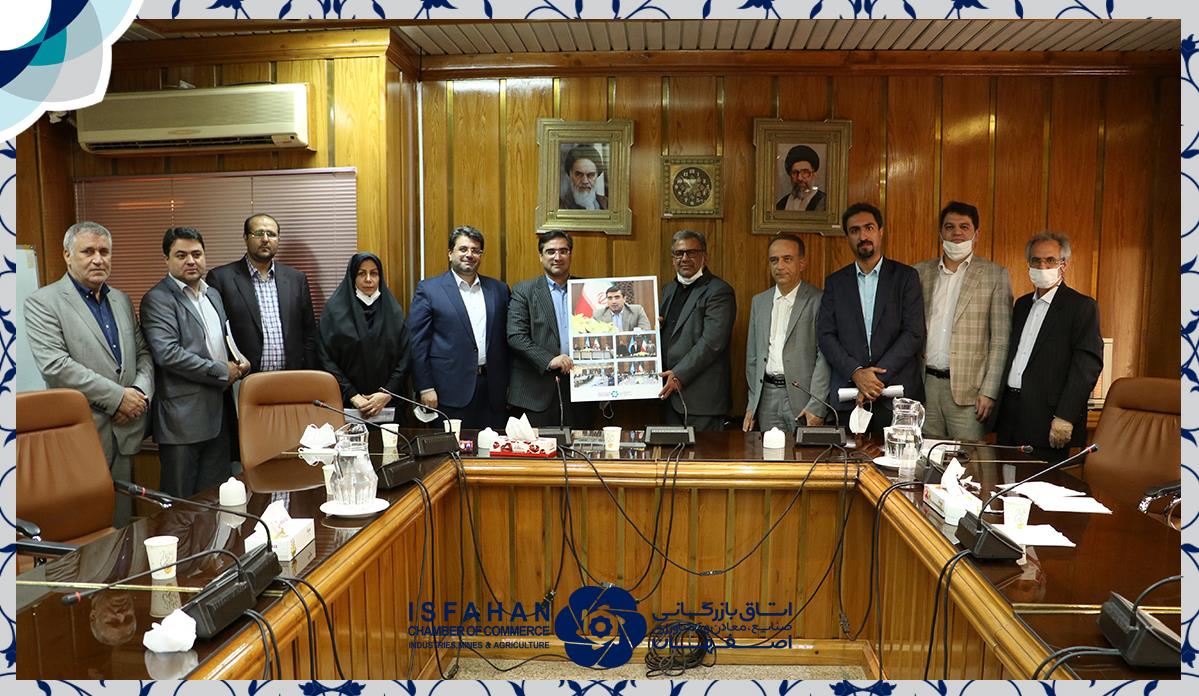 شفاف کردن زنجیره تامین به نفع تولیدکنندگان واقعی است
