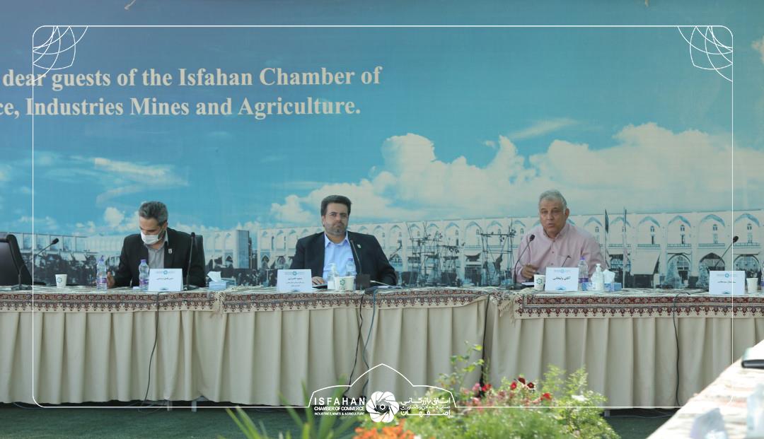  بررسی مشکلات و چالش‌های پیش روی تولید کنندگان و صادرکنندگان فرش دستبافت