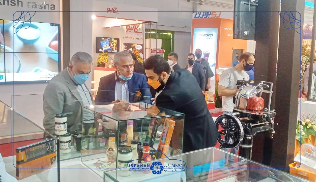 بازدید محمد  صادقی،  عضو هیئت نمایندگان اتاق بازرگانی اصفهان از نمایشگاه آگروفود 