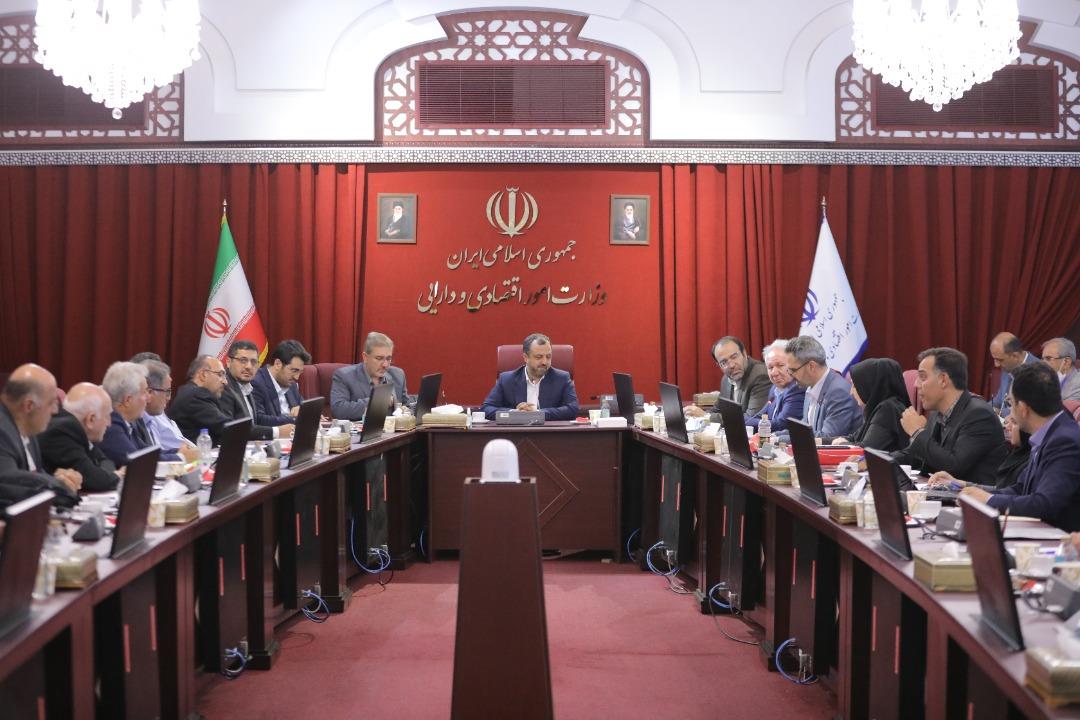 دستور ویژه وزیر امور اقتصادی و دارایی برای بررسی و رفع مشکلات بیش از 30 تشکل و فعال اقتصادی استان 