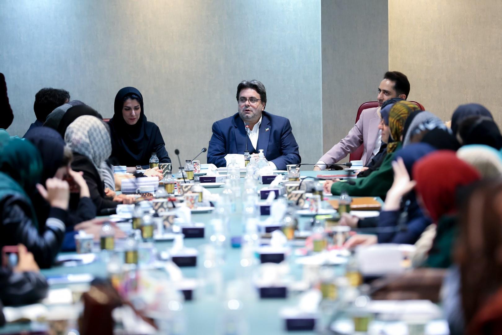 برای بالندگی باید خود را وقف اصفهان کنیم
