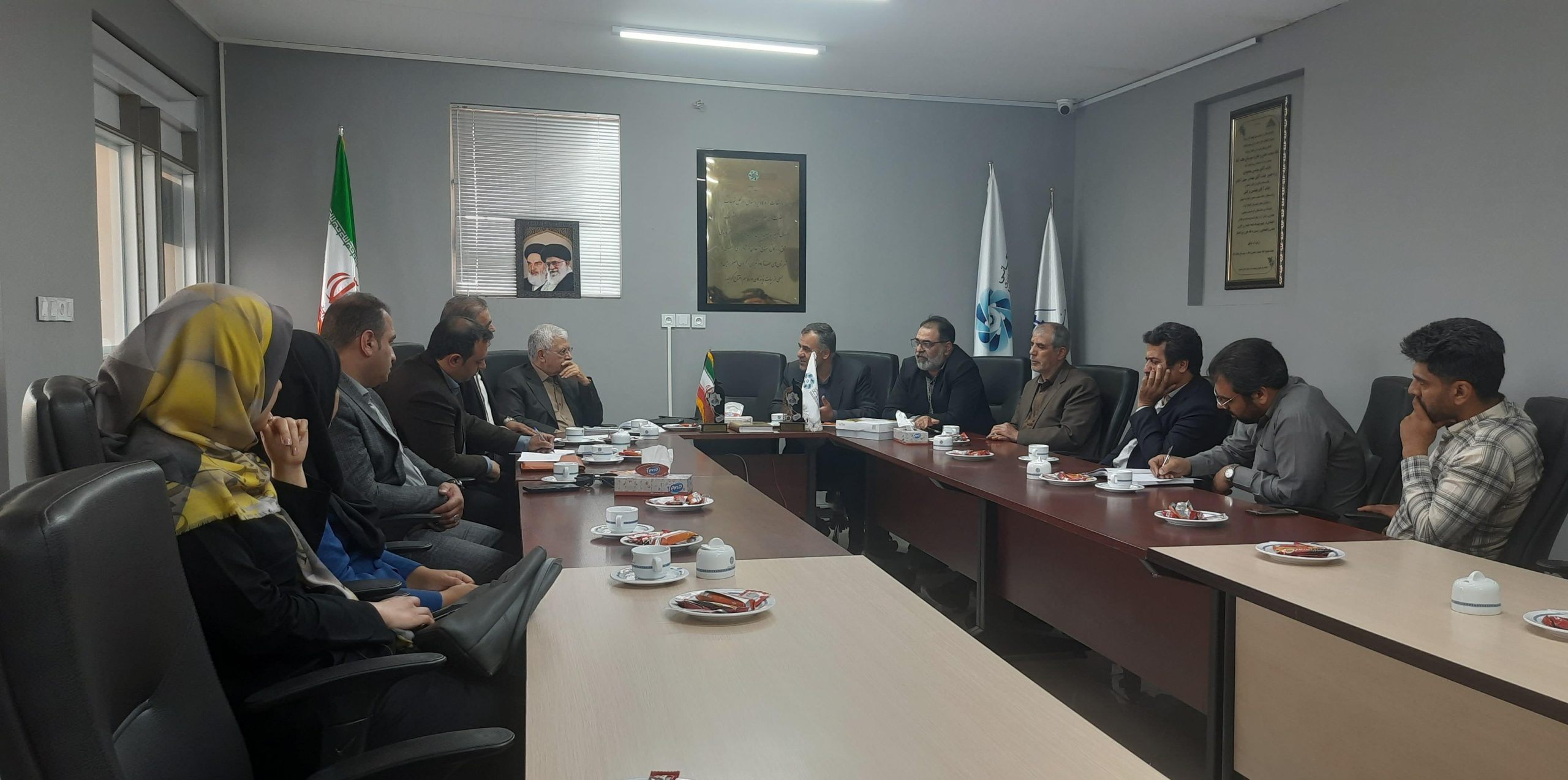 دیدار جمعی از مسئولین مراکز خصوصی فعال در زمینه کسب و کار با عضو هیئت رئیسه اتاق بازرگانی اصفهان