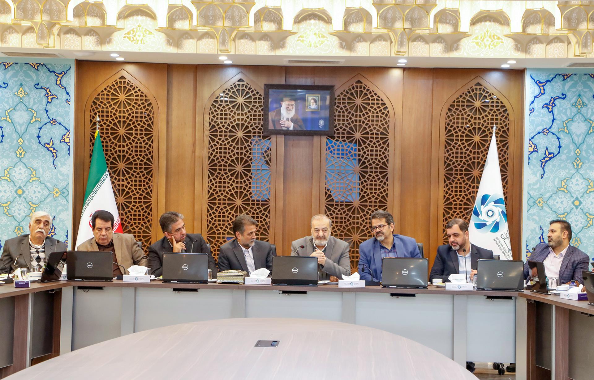 همگرایی و هم افزایی دولت، اتاق و صاحبان قلم برای توسعه اقتصادی اصفهان
