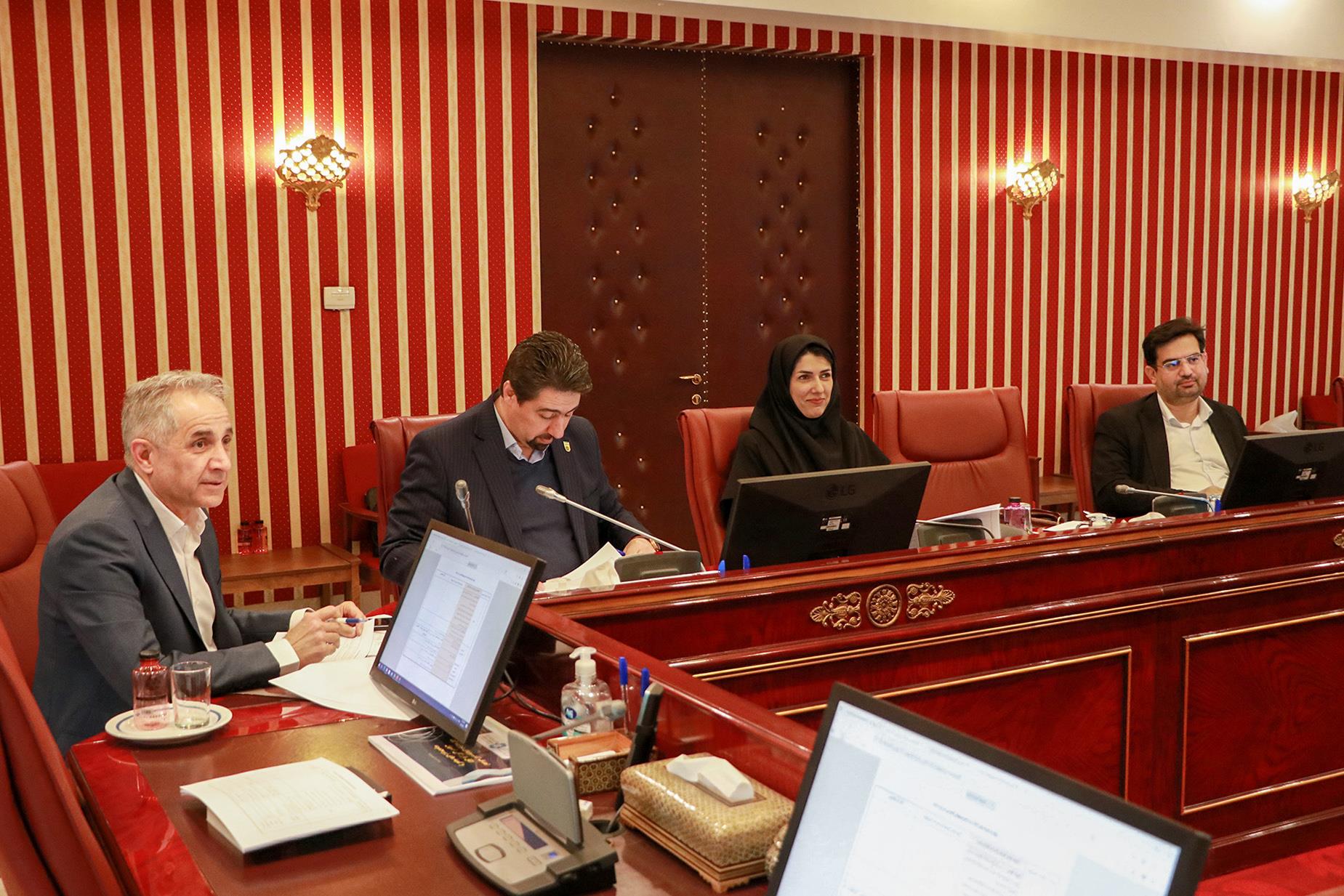 بهبود شرایط اقتصادی استان رسالت اصلی کمیسیون‌های اتاق است