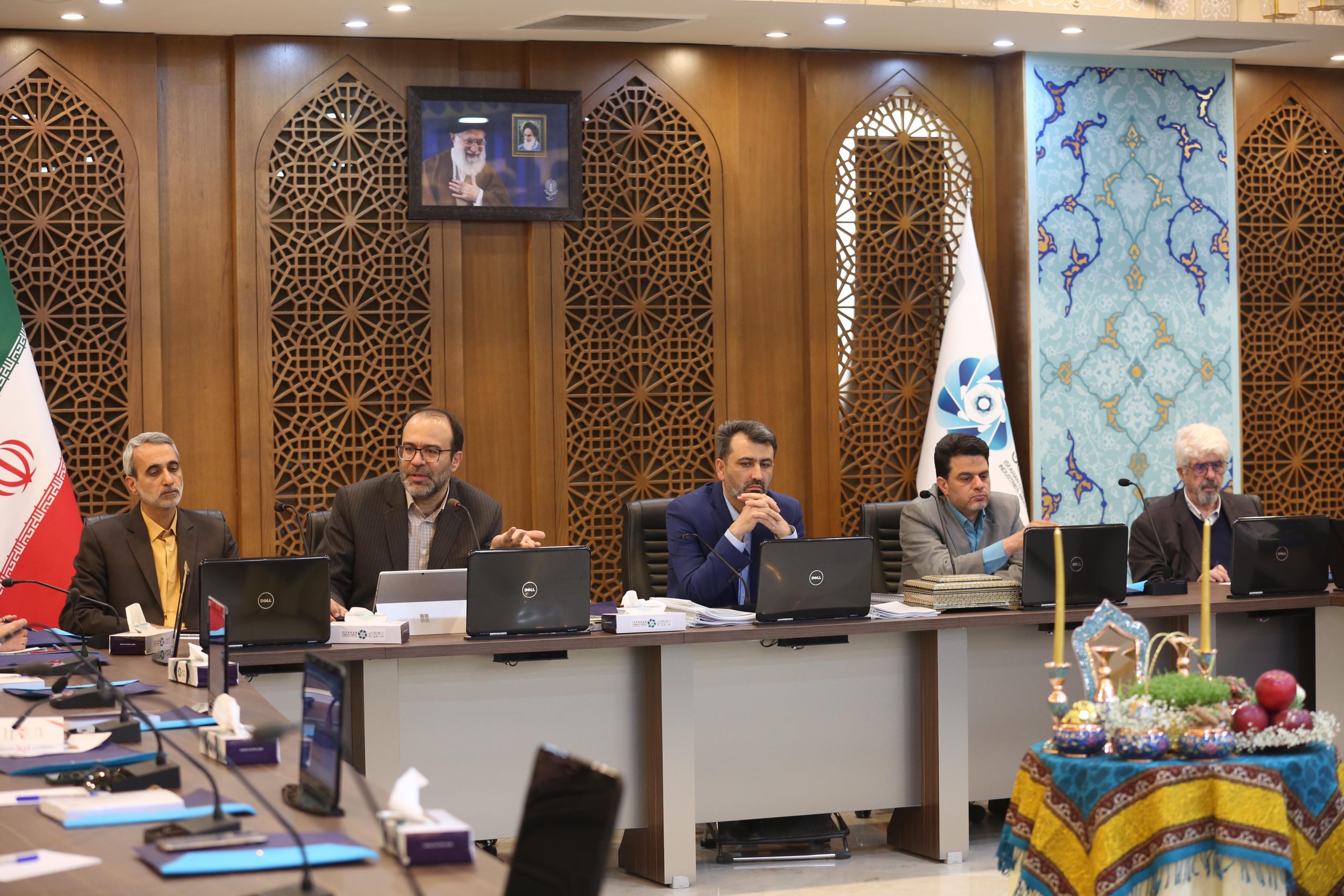 نمایندگان مجلس بر سر منافع استانی اتحاد داشته باشند