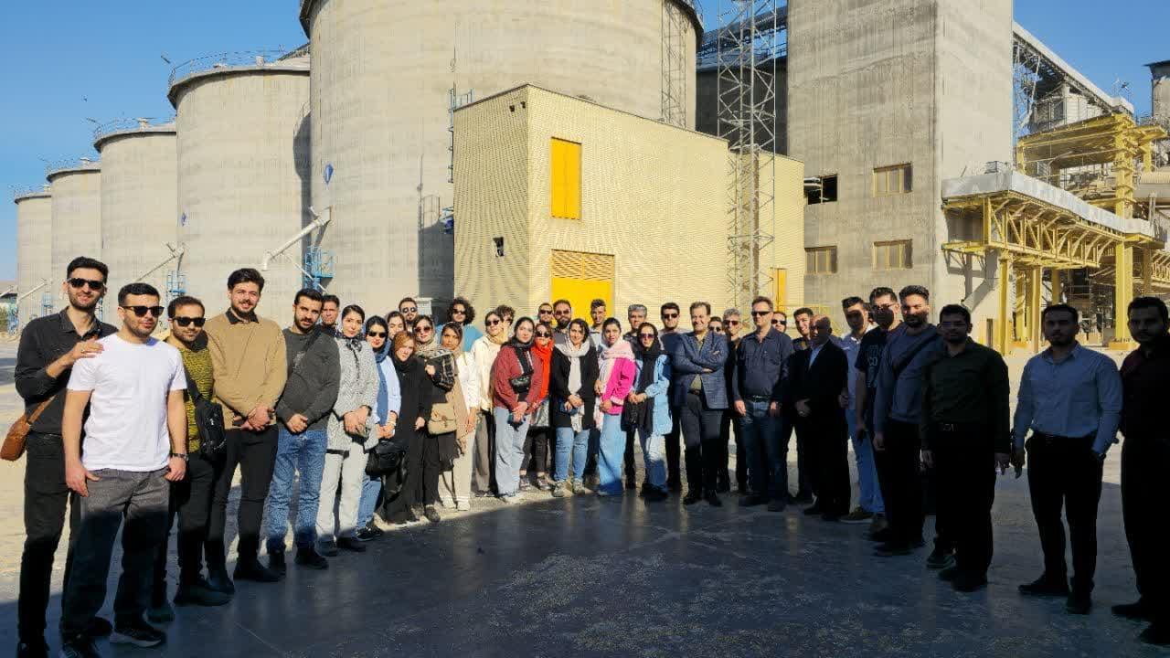 بازدید دانش‌پژوهان دوره کارشناس واردات از بندر امام خمینی، خرمشهر و بصره عراق