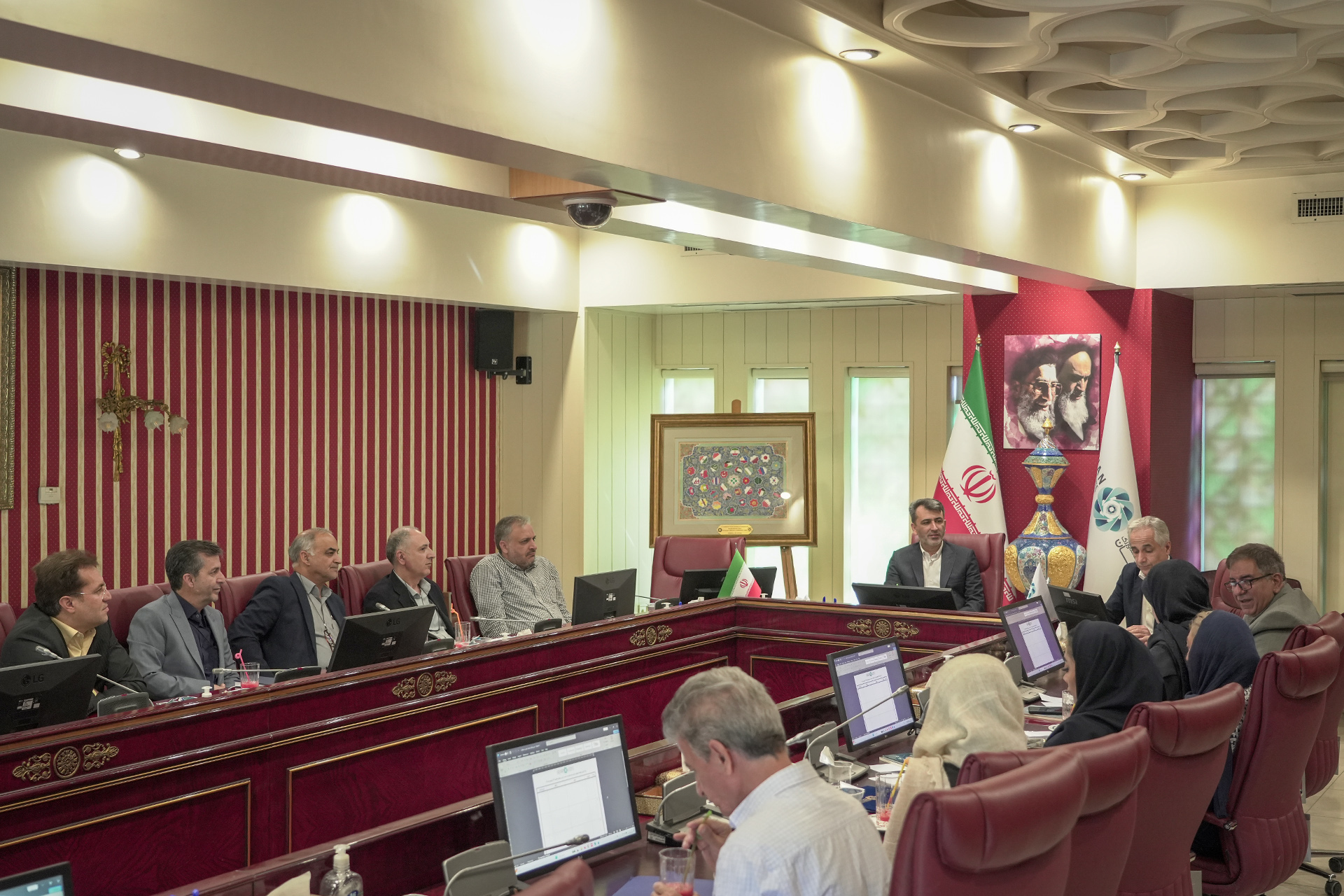 فرش ایرانی میان سنت، اقتصاد و بحران سیاست‌گذاری
