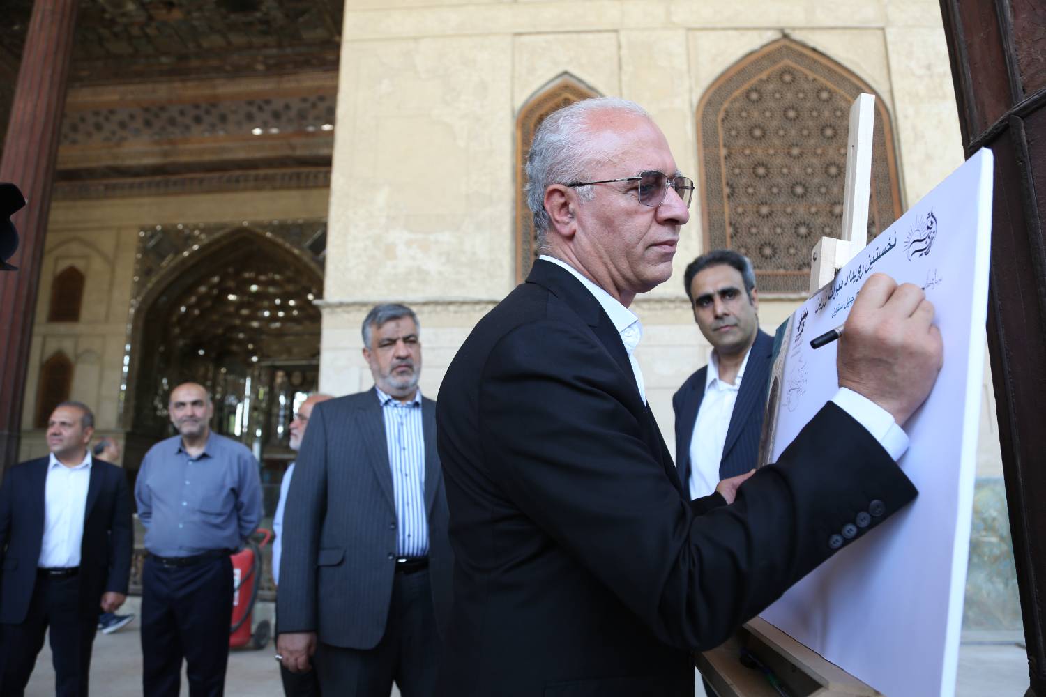«میراث زرین» مرهمی هنرمندانه بر زخم‌های تاریخ است