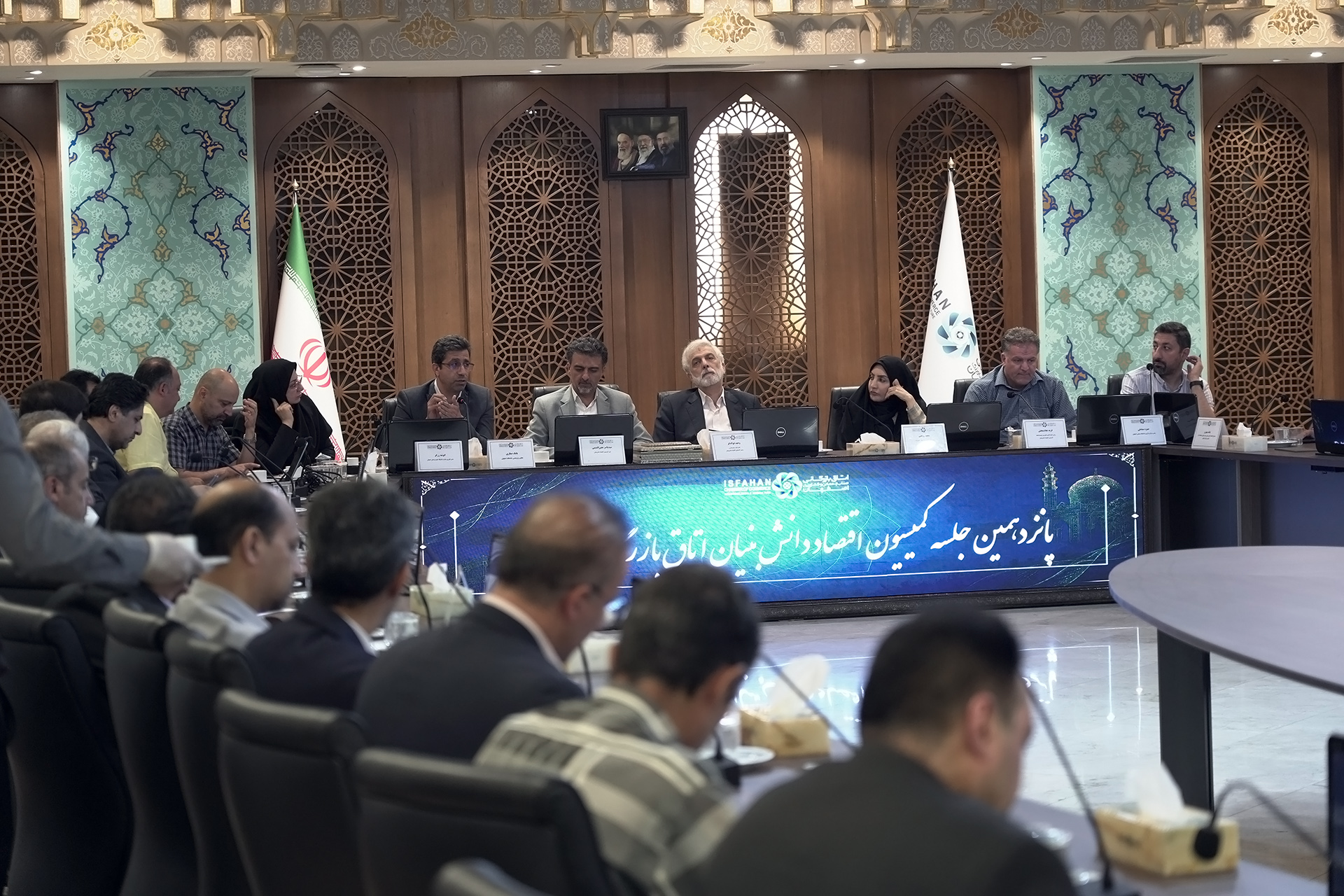 فاصله دانشگاه و صنعت باید به مسیر فناوری تبدیل شود