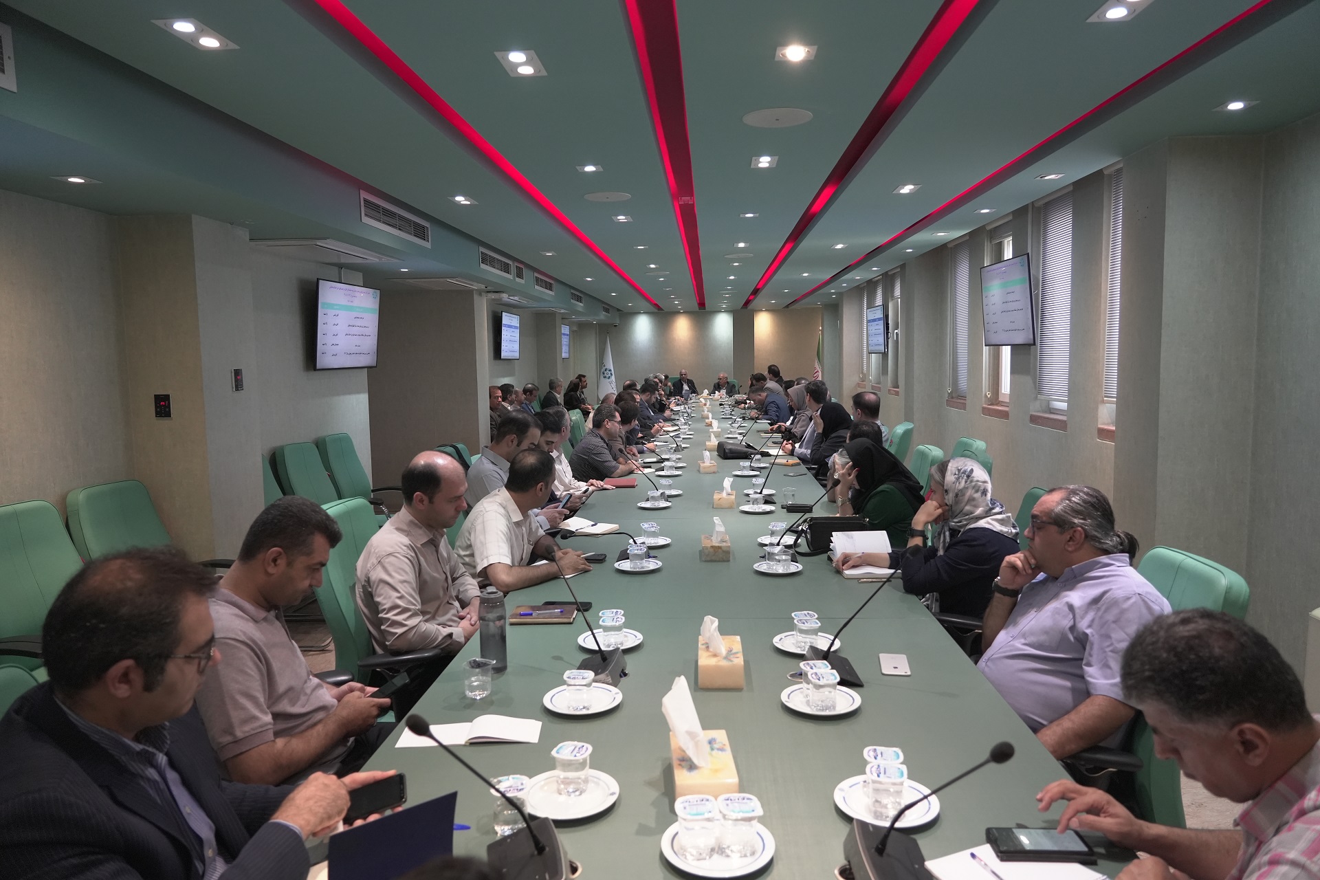 از چالش تا راهکار؛ میز گفت‌وگوی فعالان اقتصادی و مالیاتی