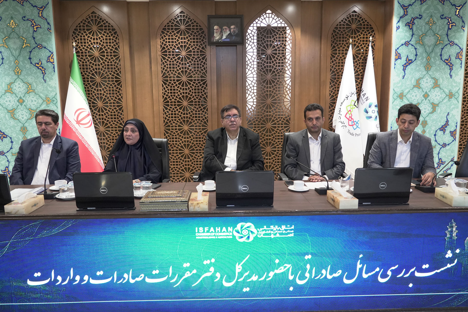 مطالبه صادرکنندگان؛ ثبات مقررات و اصلاح تعهدات ارزی