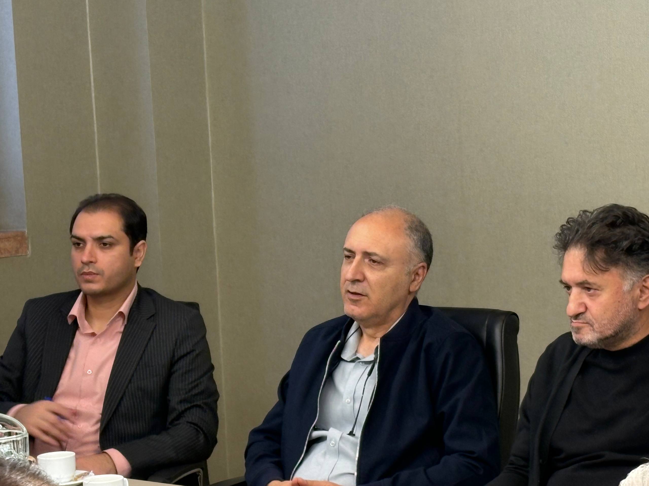 برنامه‌ریزی برگزاری نمایشگاه فرش دستباف در جلسه کمیته فرش اتاق بازرگانی اصفهان